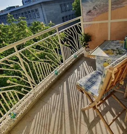 Mommy's House * فارنا